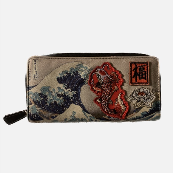 LOUNGEFLY Wallet - Picture 1 of 3